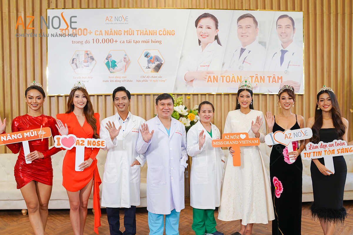Hoa hậu Thiên Ân & các nàng Á hậu “check - in” cùng đội ngũ Bác sĩ tại Phòng khám chuyên sâu nâng mũi AZ NOSE.
