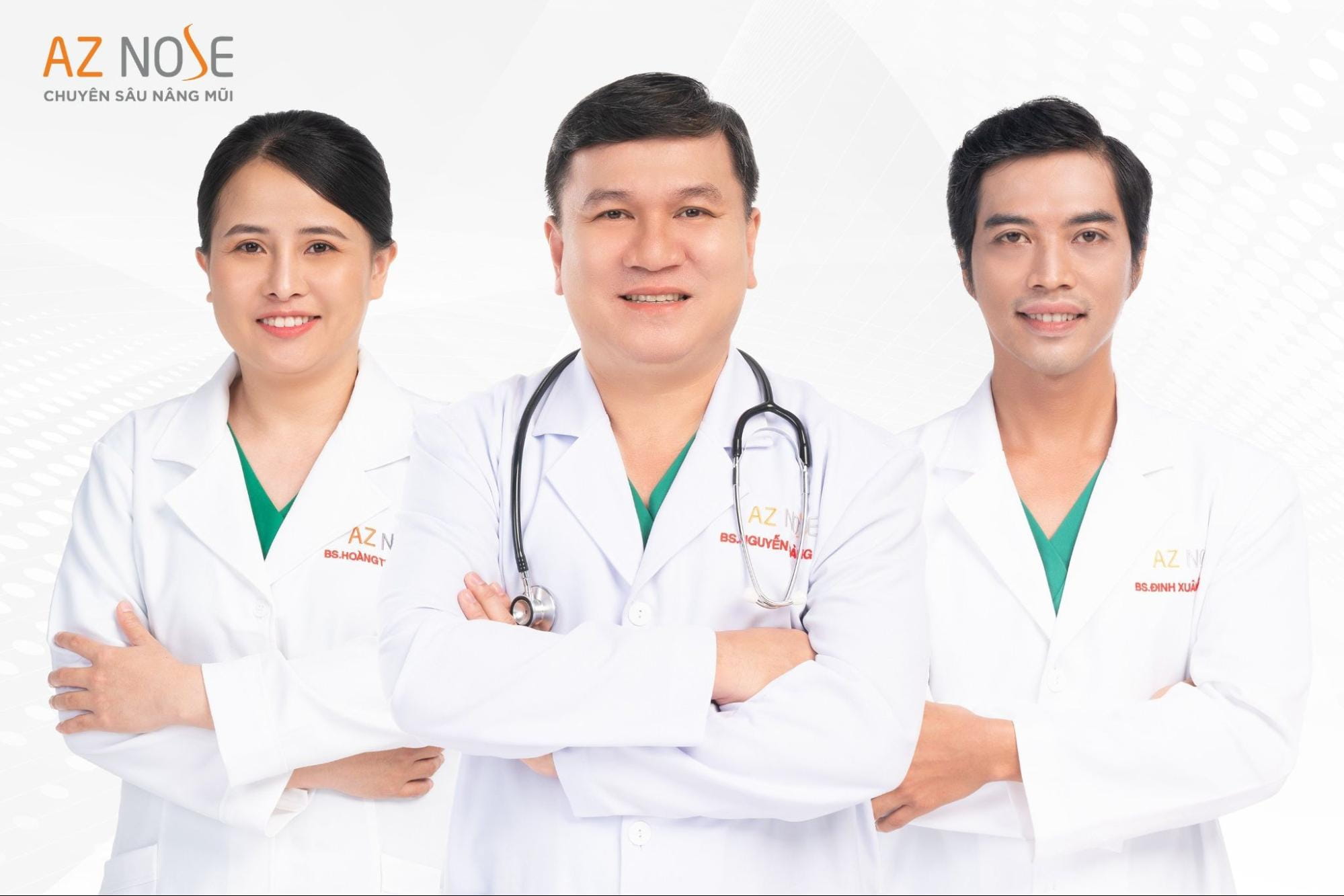 Bác sĩ CKI. Hoàng Nhung, bác sĩ CKI. Nguyễn Hoàng Nam và bác sĩ CKI. Đinh Xuân Sơn Tùng (từ trái qua)